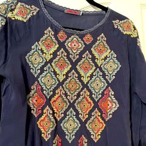 Johnny Was embroidered top. Size small.